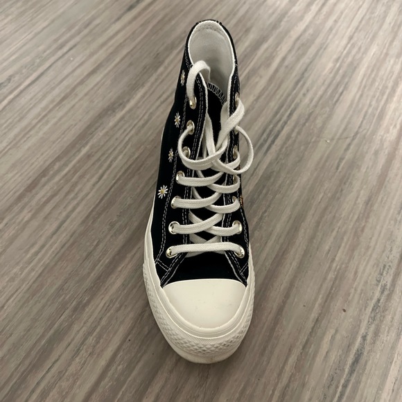 Converse Floral Embroidery High Top Platform | Women’s US Size 6 - Picture 3 of 11